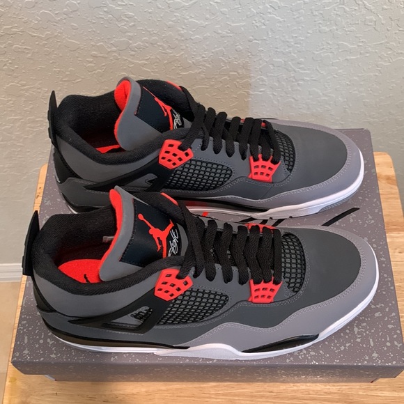 NIKE AIR JORDAN 4 RETRO SNEAKERS - Picture 5 of 10